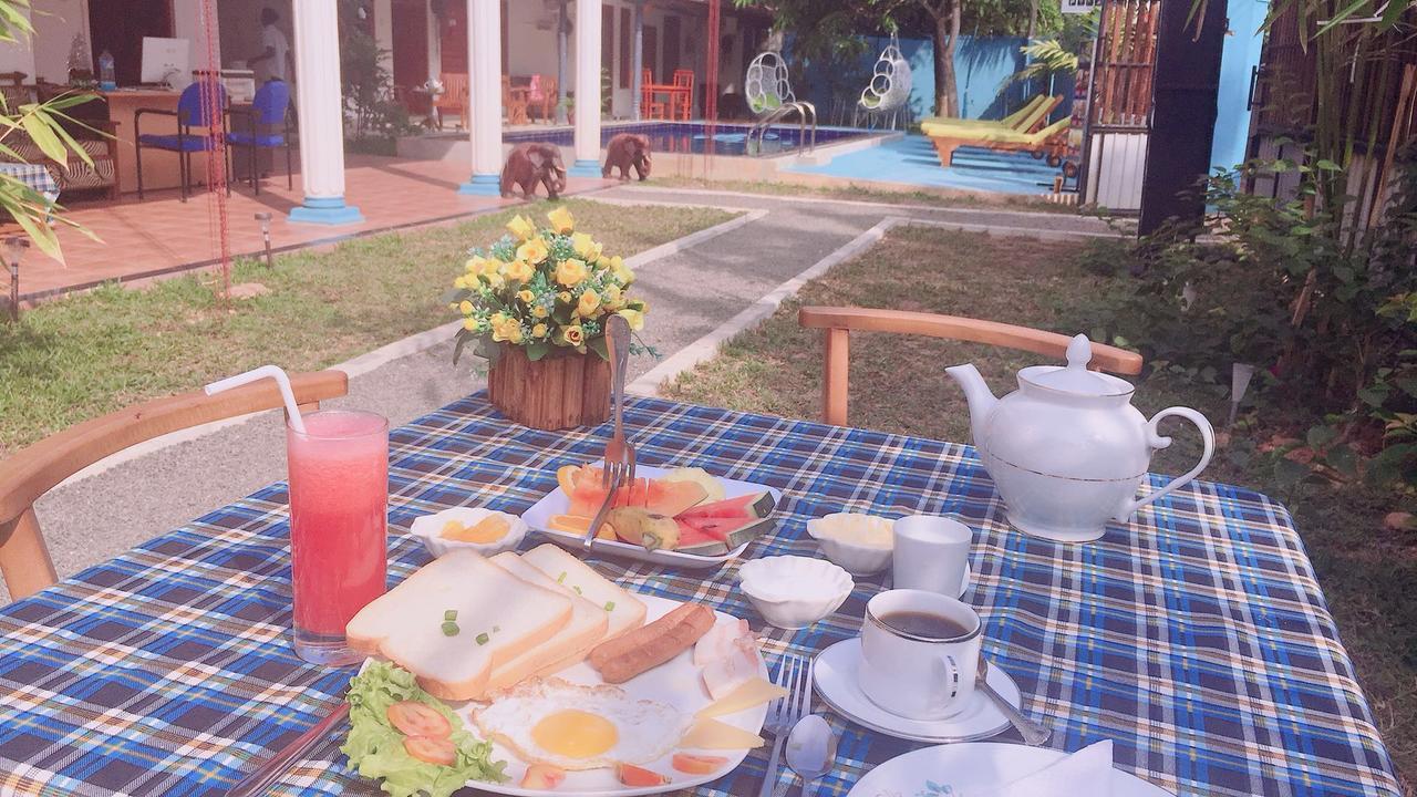 Blue Whale Holiday Hotel 米瑞莎 外观 照片